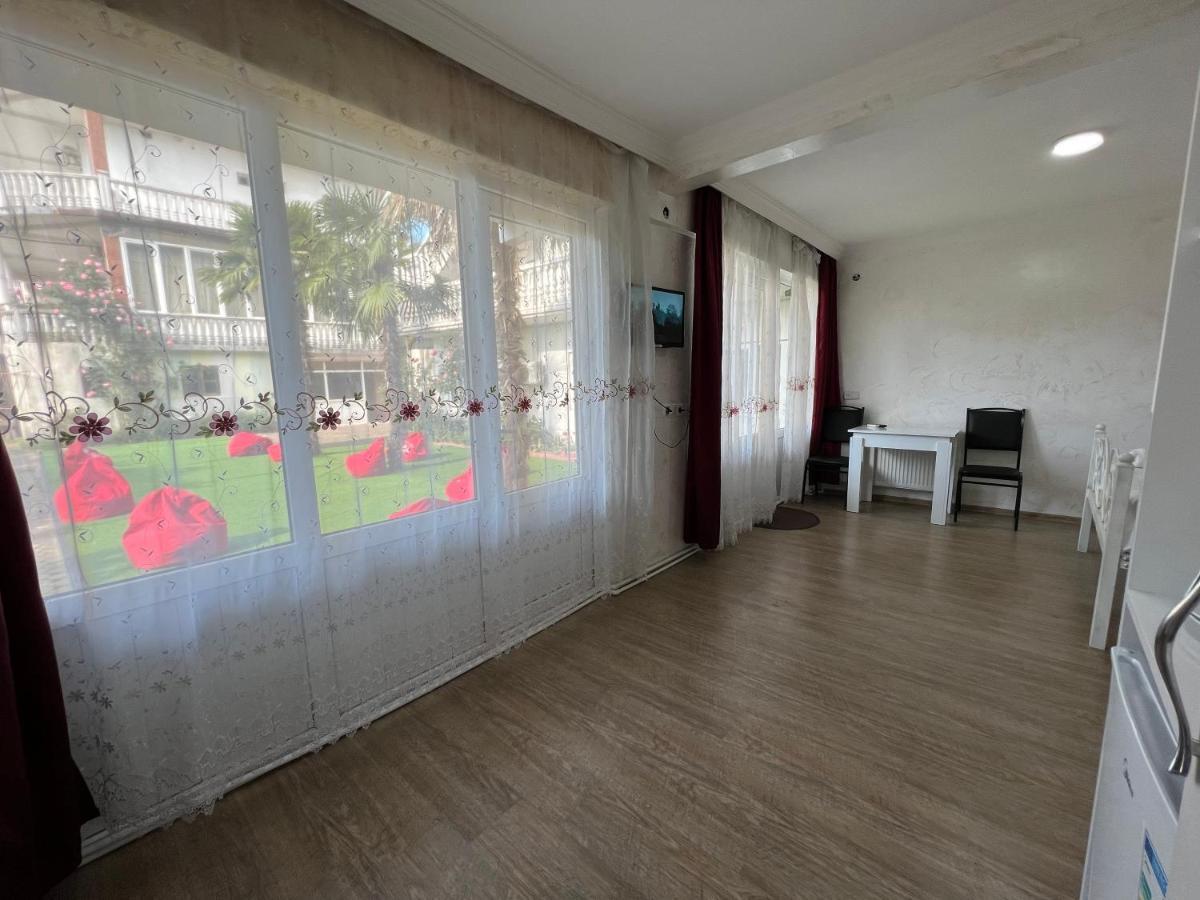 Elite Palace Plus Hotel Batumi Eksteriør billede