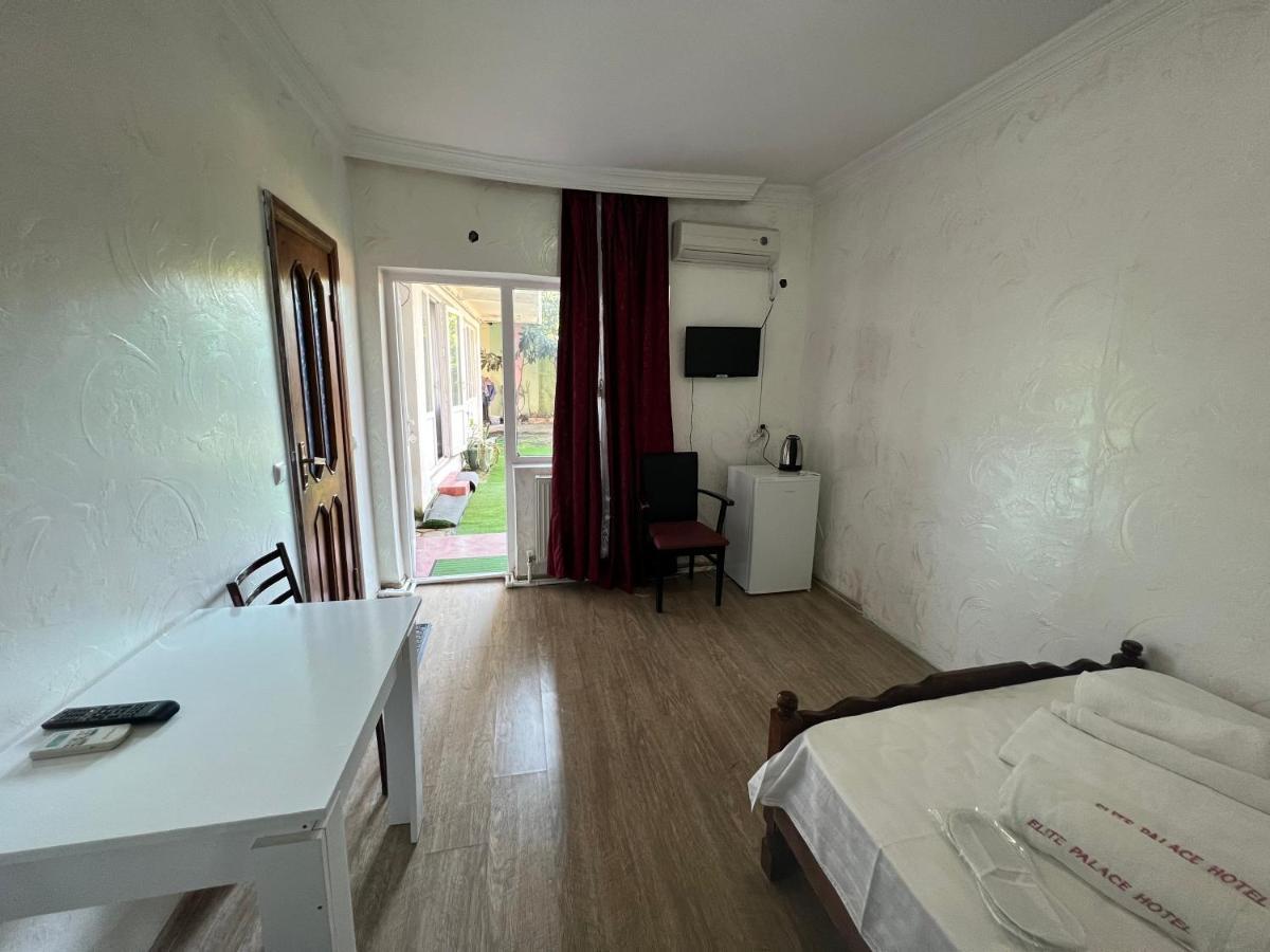 Elite Palace Plus Hotel Batumi Eksteriør billede